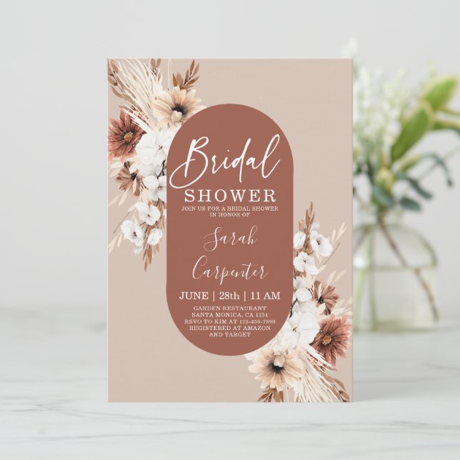 Terracotta Pampas Bridal Dusche Einladung (Stehend Vorderseite)