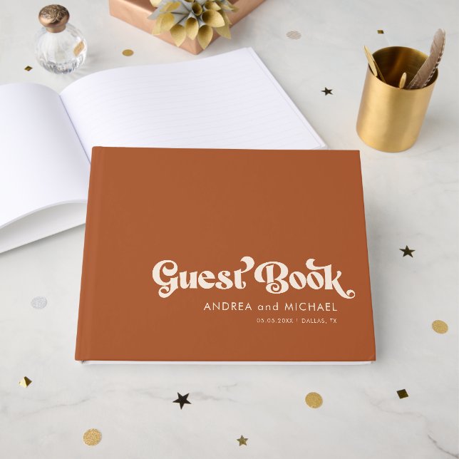 Terracotta Retro Typografy Whimsical 70er Wedding Gästebuch (Vorderseite Offen)