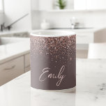 Terracotta Rose Gold - Rosa Farbgebung Glitzer Spa Kaffeetasse<br><div class="desc">Terracotta und Rose Gold - Rosa Sparkle Glitzer gebürstete Metal Monogram Name und Initial Coffee Cup oder Tasse. Das macht den perfekten 16 Geburtstag,  Hochzeit,  Brautparty,  Jubiläum,  Babydusche oder Junggeselinnen-Abschied Geschenk für jemanden,  der Lieben glamourösen Luxus und schicke Stile.</div>