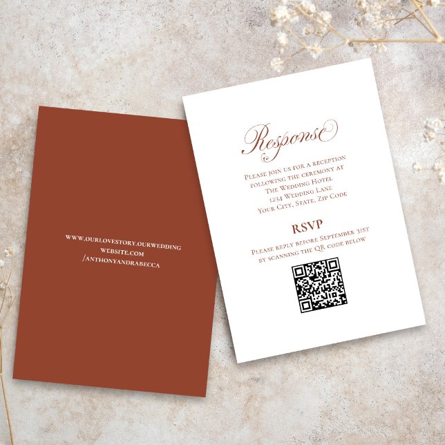 Terracotta Script Wedding RSVP QR Code Begleitkarte (Elegant terracotta RSVP QR code card with modern script for easy online wedding replies)