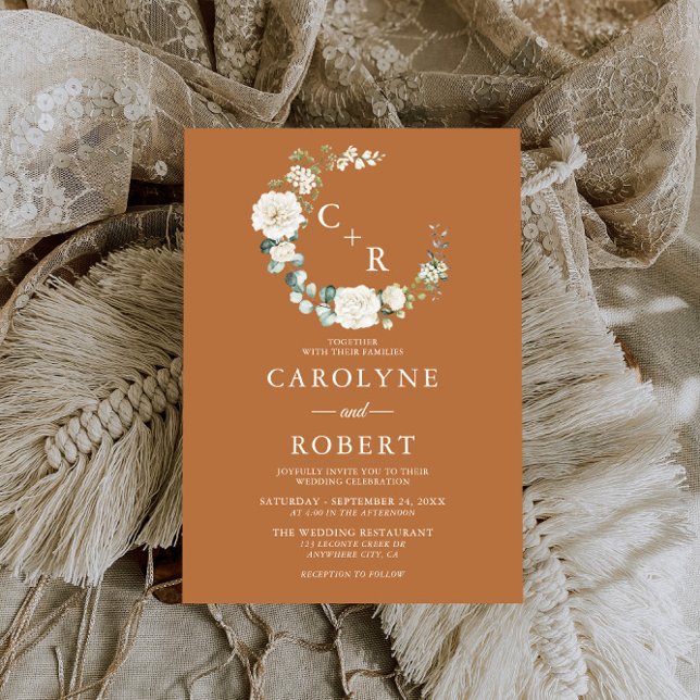 Terracotta & White Floral Monogram Wreath Wedding Einladung (Von Creator hochgeladen)