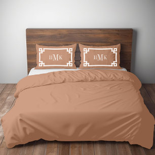 Terrakotta-Griechisches-Schlüssel-Monogramm-Paar S Kissenbezug