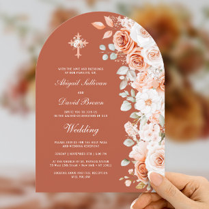 Terrakotta-Rosen-Bogen religiöse Hochzeit Einladung