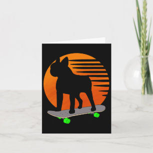 Terrier - Französisches Bulldog Skateboarding über Karte
