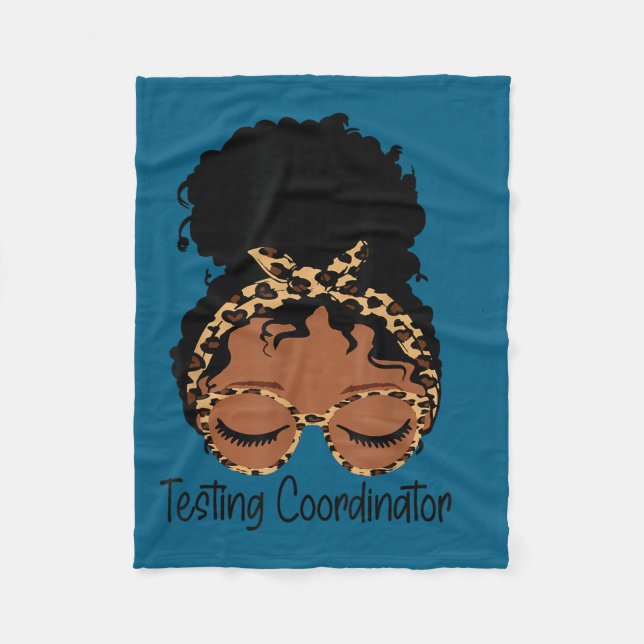 Testing Coordinator Shirt Funny Messy Bun Test Day Fleecedecke (Vorderseite)