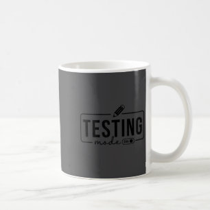 Testtag-Lehrer-Shirt Testmodus für Frauen aktivier Kaffeetasse