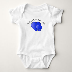 Text ändern, dann waren es drei! Blaue Herzen B Baby Strampler