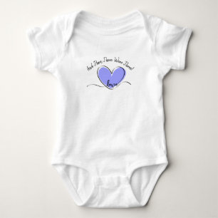 Text ändern, Und dann waren es Drei! Blaues Herz Baby Strampler