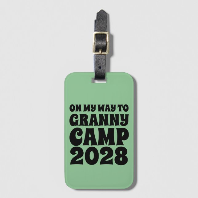 Text des Retro-Granny-Camps Gepäckanhänger (Vorderseite Vertikal)