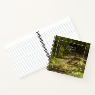 Text hinzufügen   Weggelassene Eisenbahn in einem Notizbuch