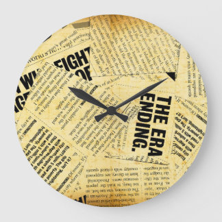 Text in Zeitungen mit altem Papier Große Wanduhr