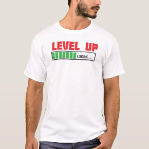 Text 'Level Up' mit einer grünen Fortschrittsbalke T-Shirt