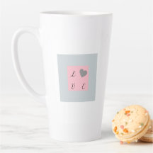 Textentwurf für hübsche Liebe auf einer Latte-Tass