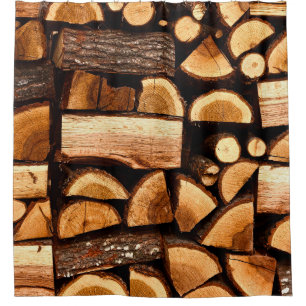 Textur. Pile aus gehacktem Brennholz, Winter Duschvorhang
