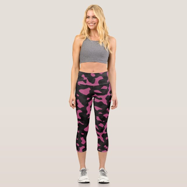  Textured pink and black camo abstract Capri Leggings (Vorderseite)