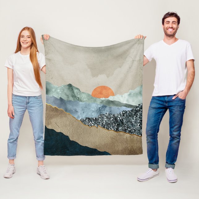 Texturierte Bergschichten mit Sonnenuntergang Fleecedecke (Beispiel)