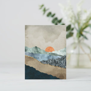 Texturierte Bergschichten mit Sonnenuntergang Postkarte