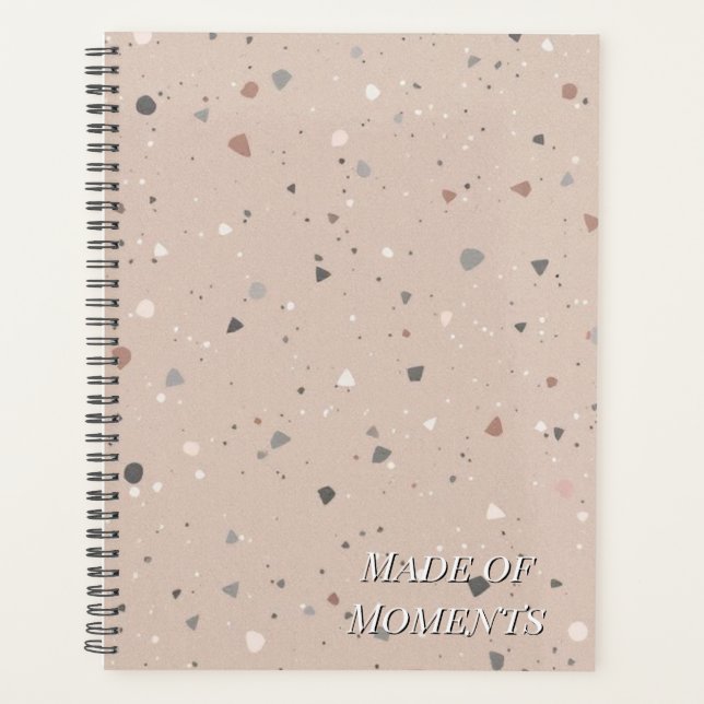 Texturiertes Terrazzo-Muster | Mocha Mousse Elegan Planer (Vorderseite)