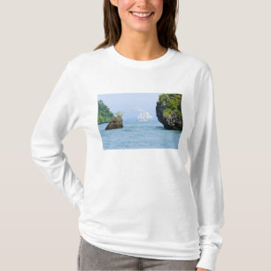 Thailand, Andaman Sea. Star Fyer Clipper Schiff 2 T-Shirt