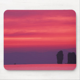Thailand, Phang Nga Bay. Rosa Himmel reflektiert i Mousepad