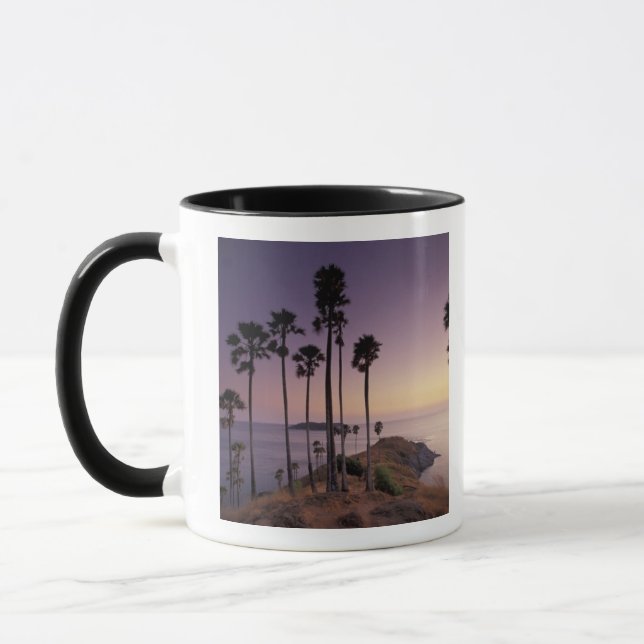Thailand, Phuket Island. Tasse (Links)