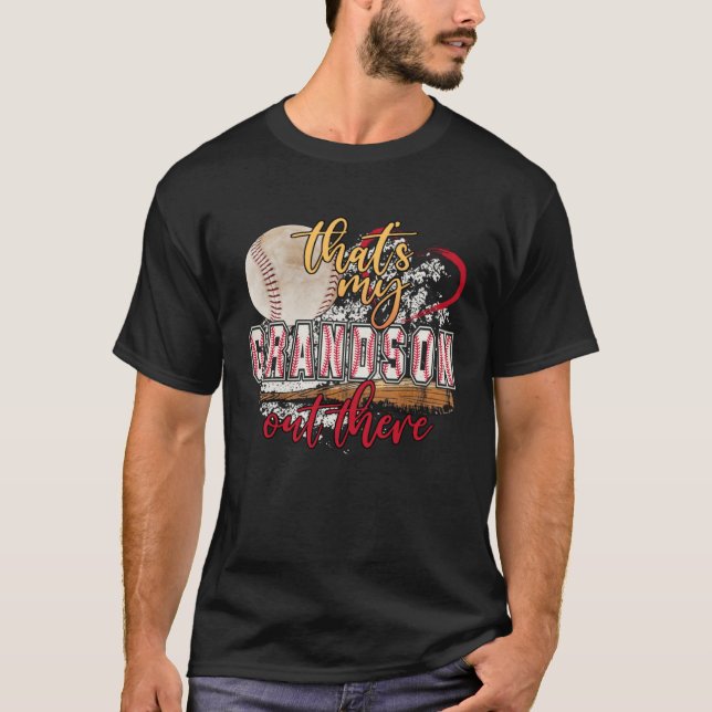 That's My Grandson Out There Baseball Grandma Moth T-Shirt (Vorderseite)