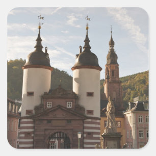 The Alte Brucke in Old Town, Heidelberg, Deutschla Quadratischer Aufkleber