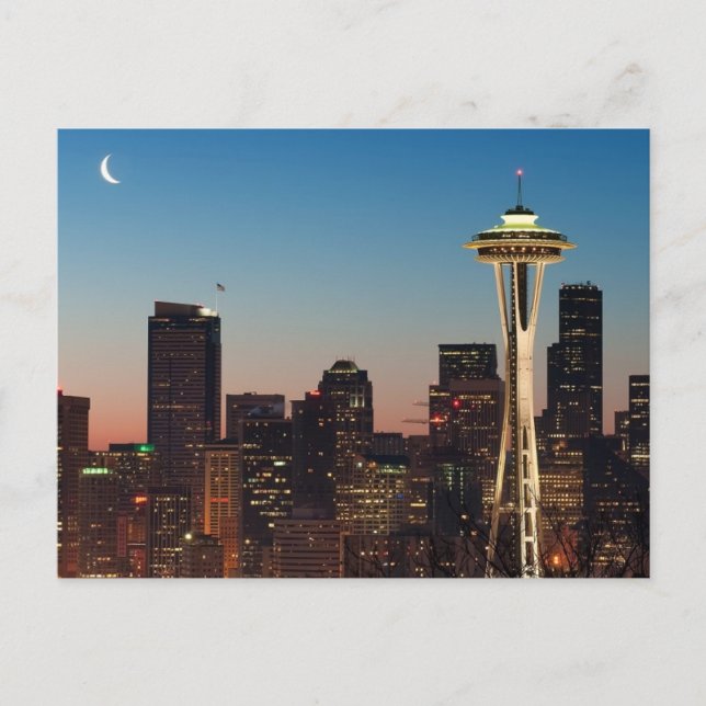 The American flag flies between the rising moon Postkarte (Vorderseite)