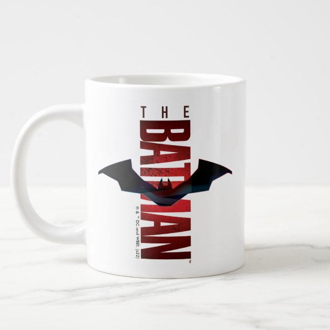 The Batman Vertical Logo Jumbo-Tasse (Links)