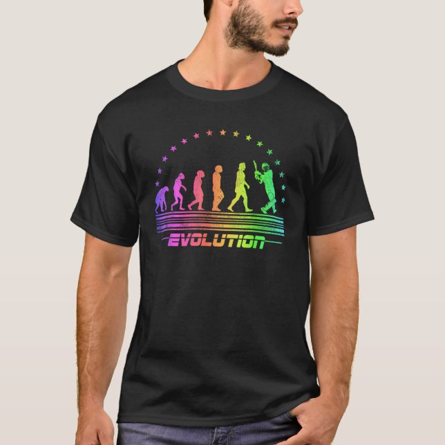 The Cricket Evolution Retro Cricketspieler Herren  T-Shirt (Vorderseite)