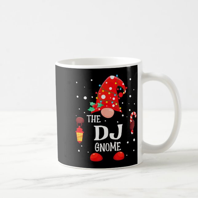 The Dj Gnome Matching Family Christmas Gnome Pajam Kaffeetasse (Rechts)
