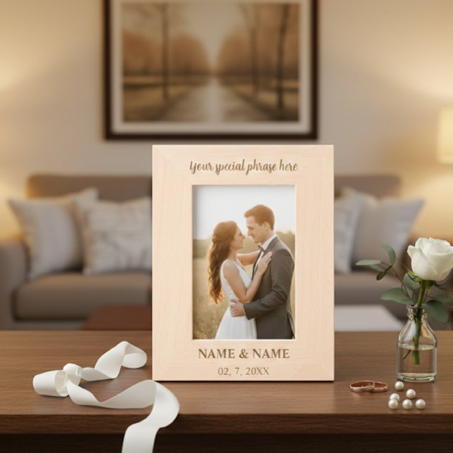 The Frame of Us – Personalized Wooden Engagement  Geätzte Rahmen (Von Creator hochgeladen)