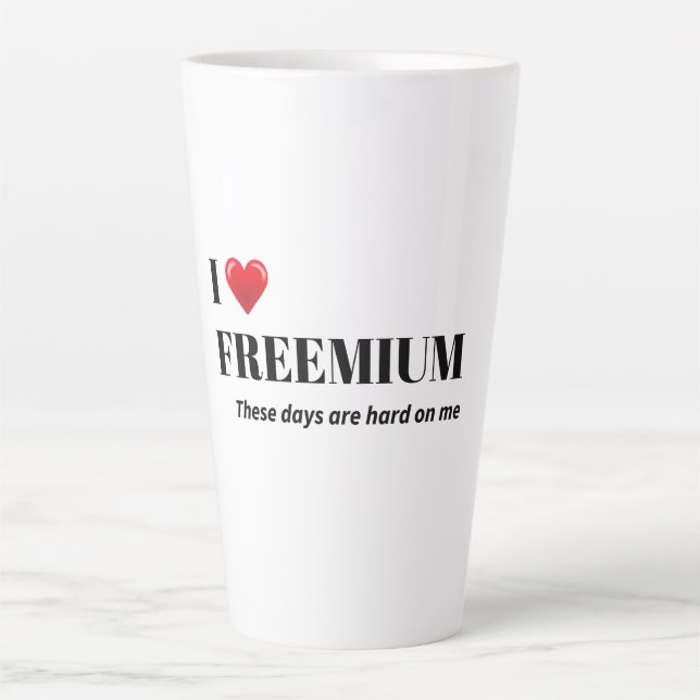 The "Life on a Budget" adulting is hard humour  Milchtasse (Vorderseite)