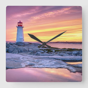 The Light Keeper   Peggy'S Cove Quadratische Wanduhr