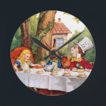 The Mad Hatter’s Tea Party in Wonderland Runde Wanduhr<br><div class="desc">The Mad Hatter's Tea Party from Alice in Wonderland</div>