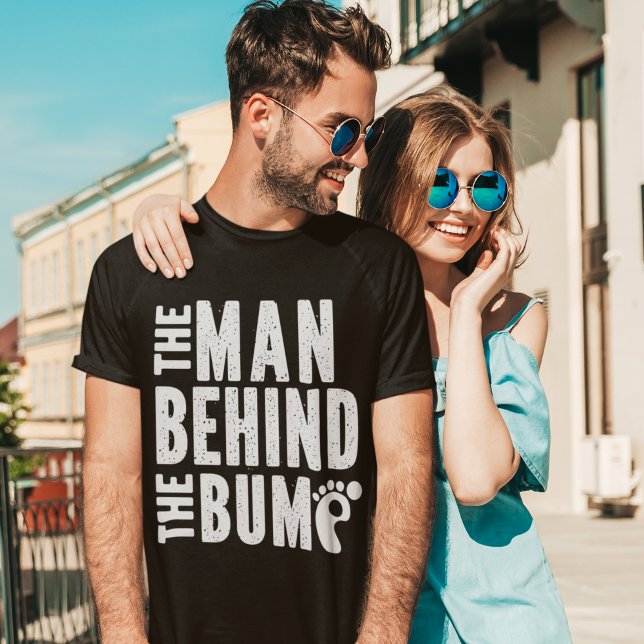 The Man Behind The Bump Funny New Father T-Shirt (Von Creator hochgeladen)