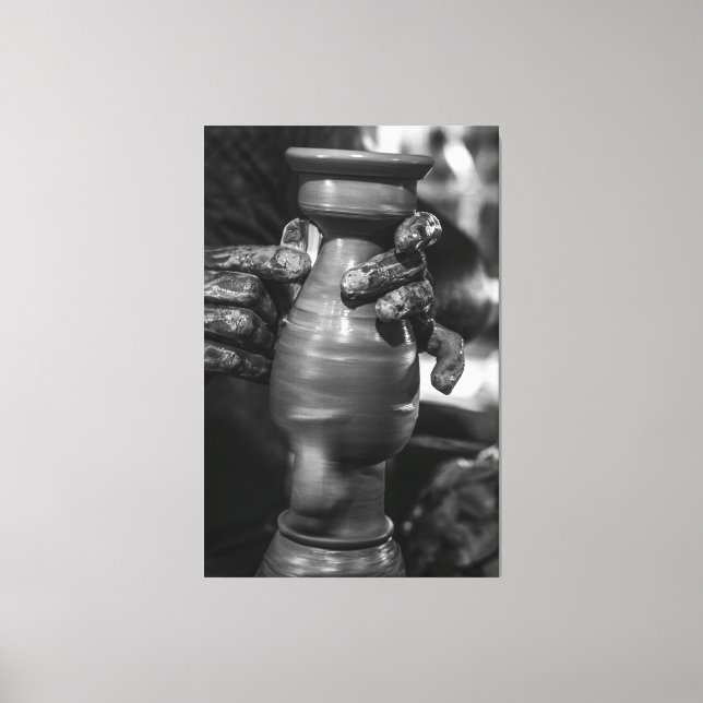 The Master’s Touch: Traditional Pottery Shaping in Leinwanddruck (Vorderseite)