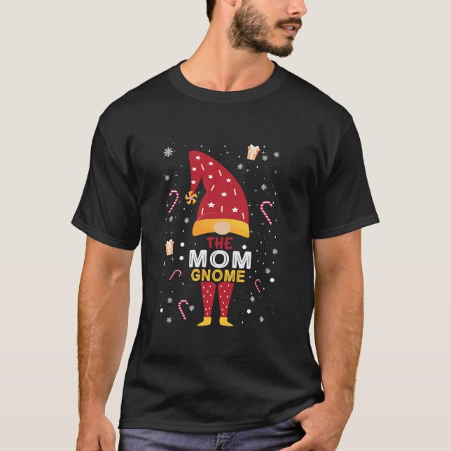 The Mom Gnome Christmas Plaid Matching Family Funn T-Shirt (Vorderseite)