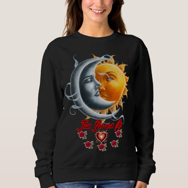 The Moon and the sun falling in Love on a Black  Sweatshirt (Vorderseite)