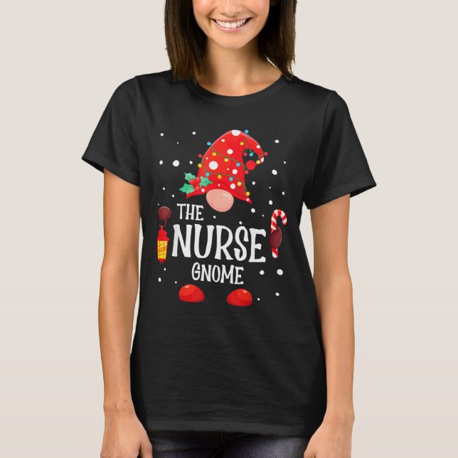 The Nurse Gnome Matching Family Christmas Gnome Pa T-Shirt (Vorderseite)