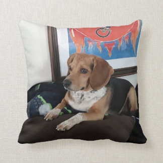 The Regal Beagle Toss Pillow Kissen