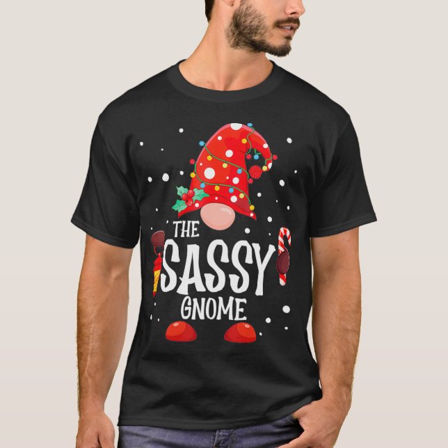 The Sassy Gnome Matching Family Christmas Gnome Pa T-Shirt (Vorderseite)