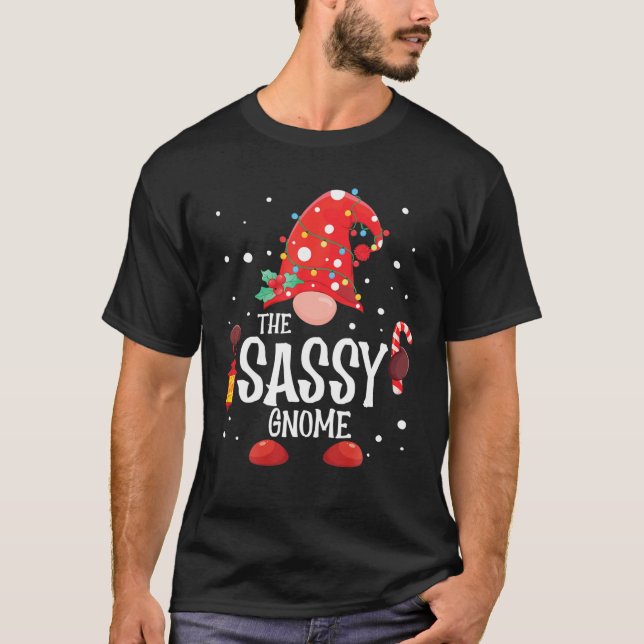 The Sassy Gnome Matching Family Christmas Gnome Pa T-Shirt (Vorderseite)