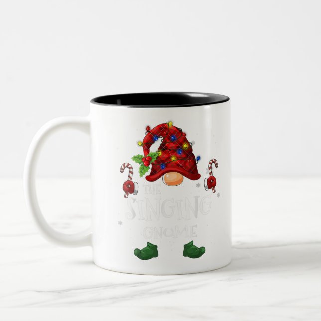 The Singing Gnome Buffalo Plaid Christmas Tree Lig Zweifarbige Tasse (Links)
