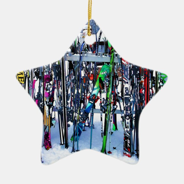 The Ski Party - Skis and Poles Keramik Ornament (Vorne)
