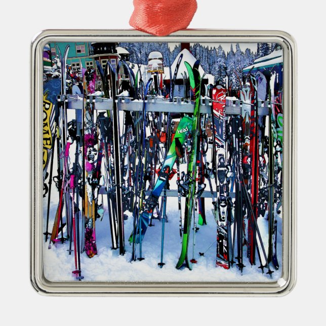 The Ski Party - Skis and Poles Ornament Aus Metall (Vorne)