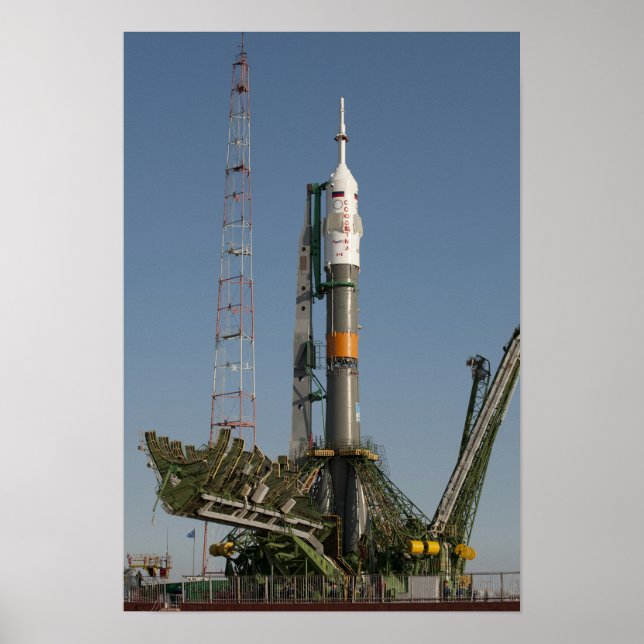 The Soyuz rocket shortly after arrival Poster (Vorne)