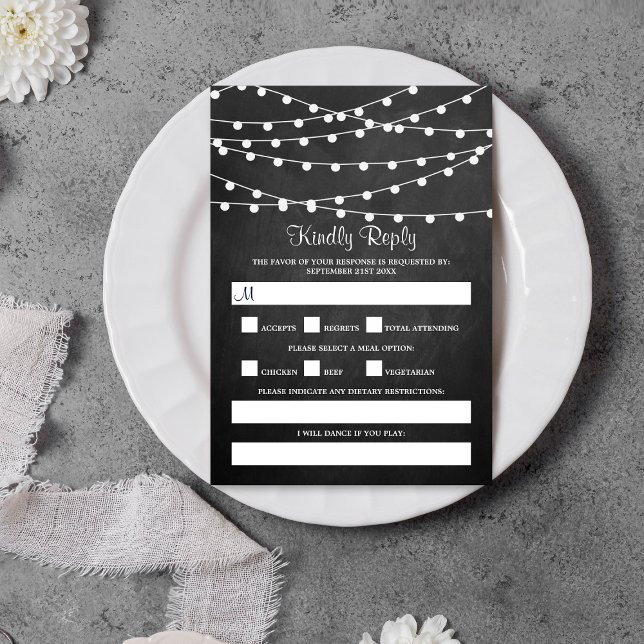 The String Lights On Chalkboard Wedding Collection RSVP Karte (Von Creator hochgeladen)