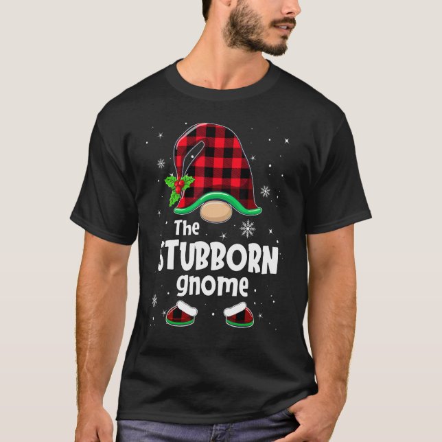 The Stubborn Gnome Buffalo Plaid Christmas Matchin T-Shirt (Vorderseite)