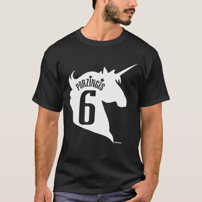The Unicorn - Kristaps Porzingis (Weiß) T-Shirt (Vorderseite)